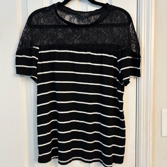 Laundry By Shelli Segal Black and White Striped Top with Lace - Picture 1 of 3